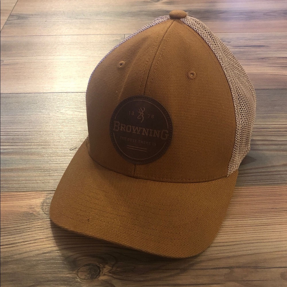 Sale 💚 Browning Tan and Cream Logo Baseball Cap Hat